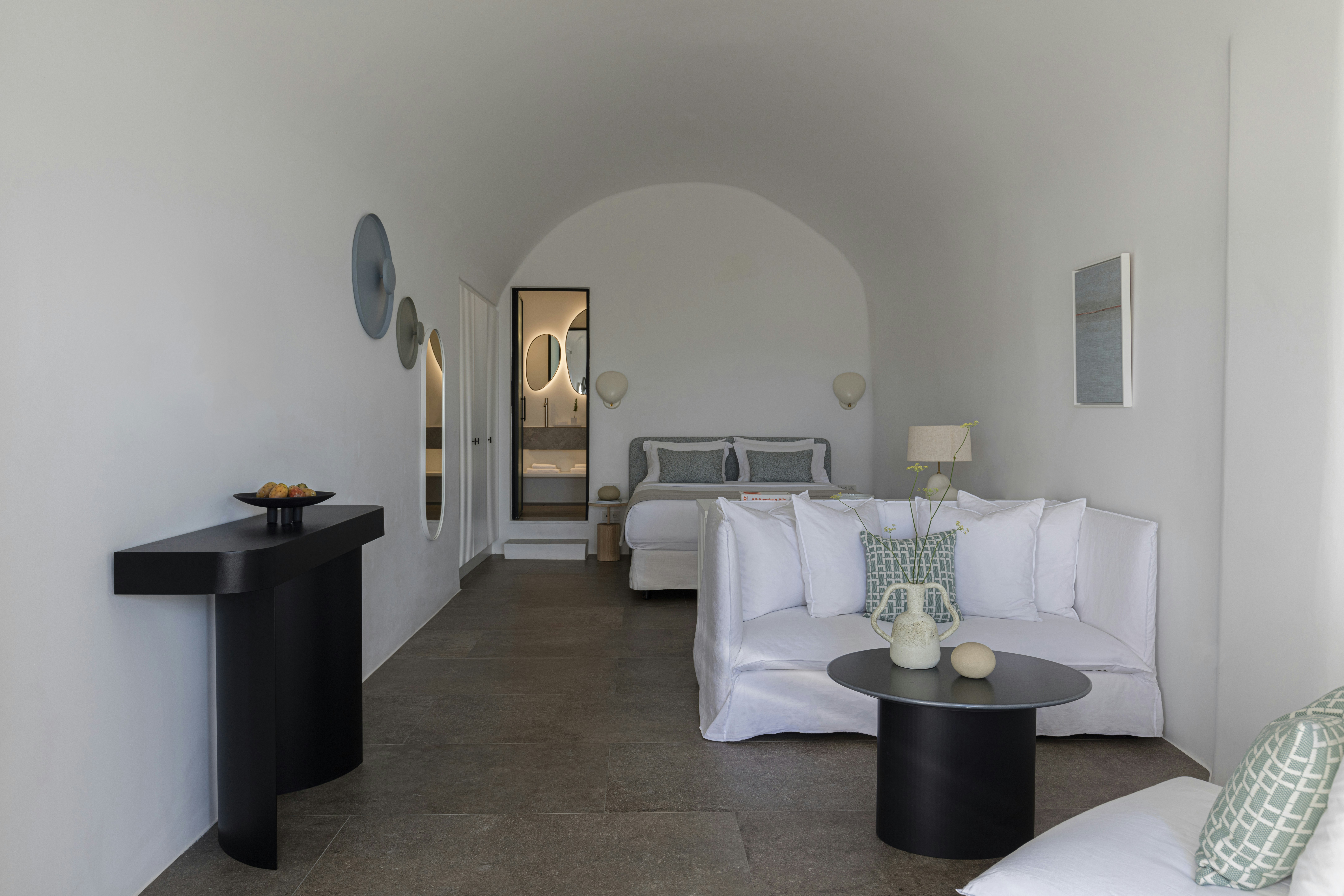 Honeymoon Suite Plunge Pool - Living Area