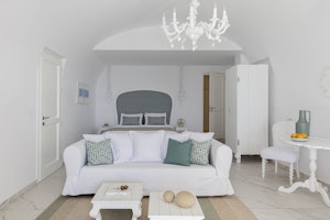 Pool Suite - Living Area