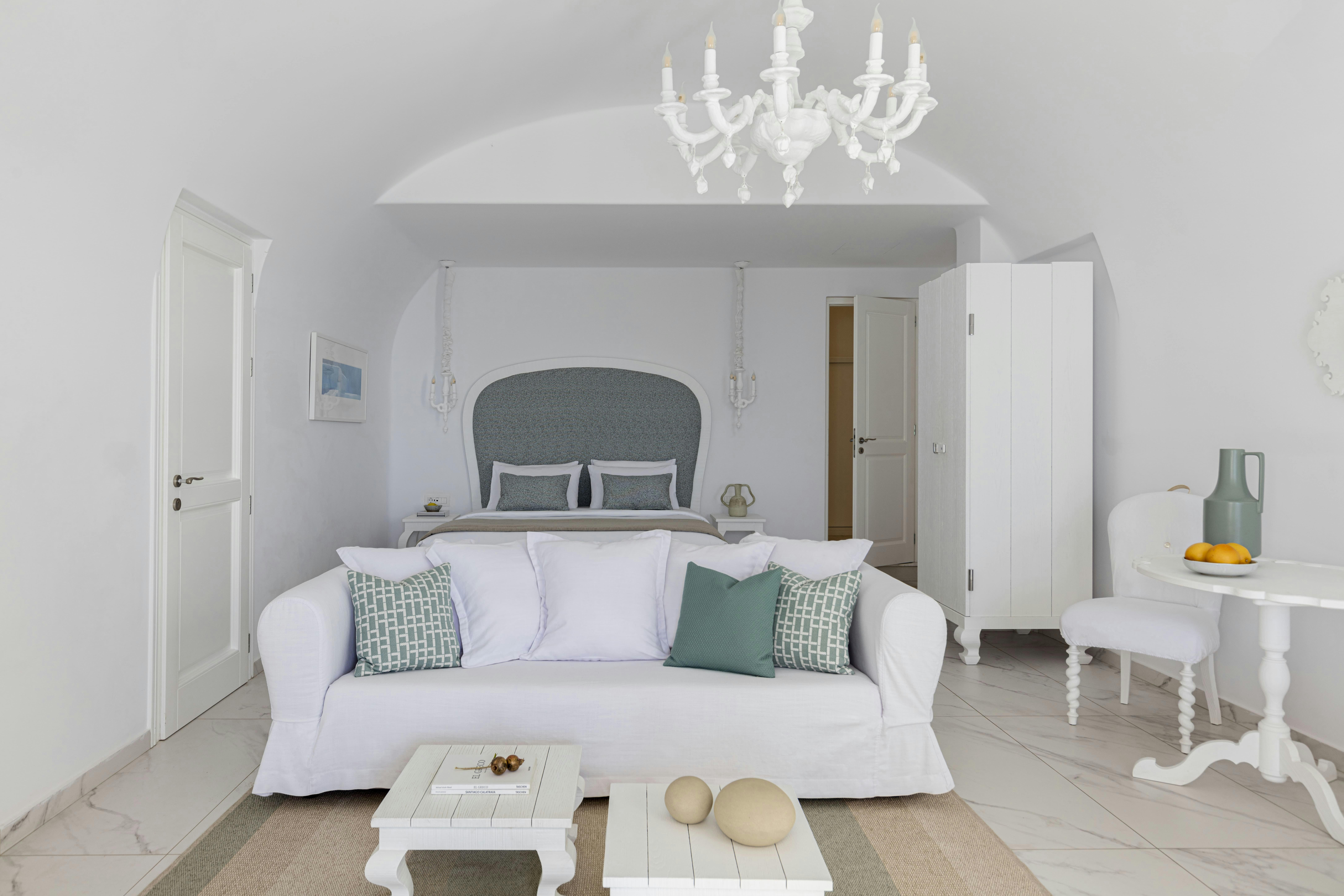 Pool Suite - Living area