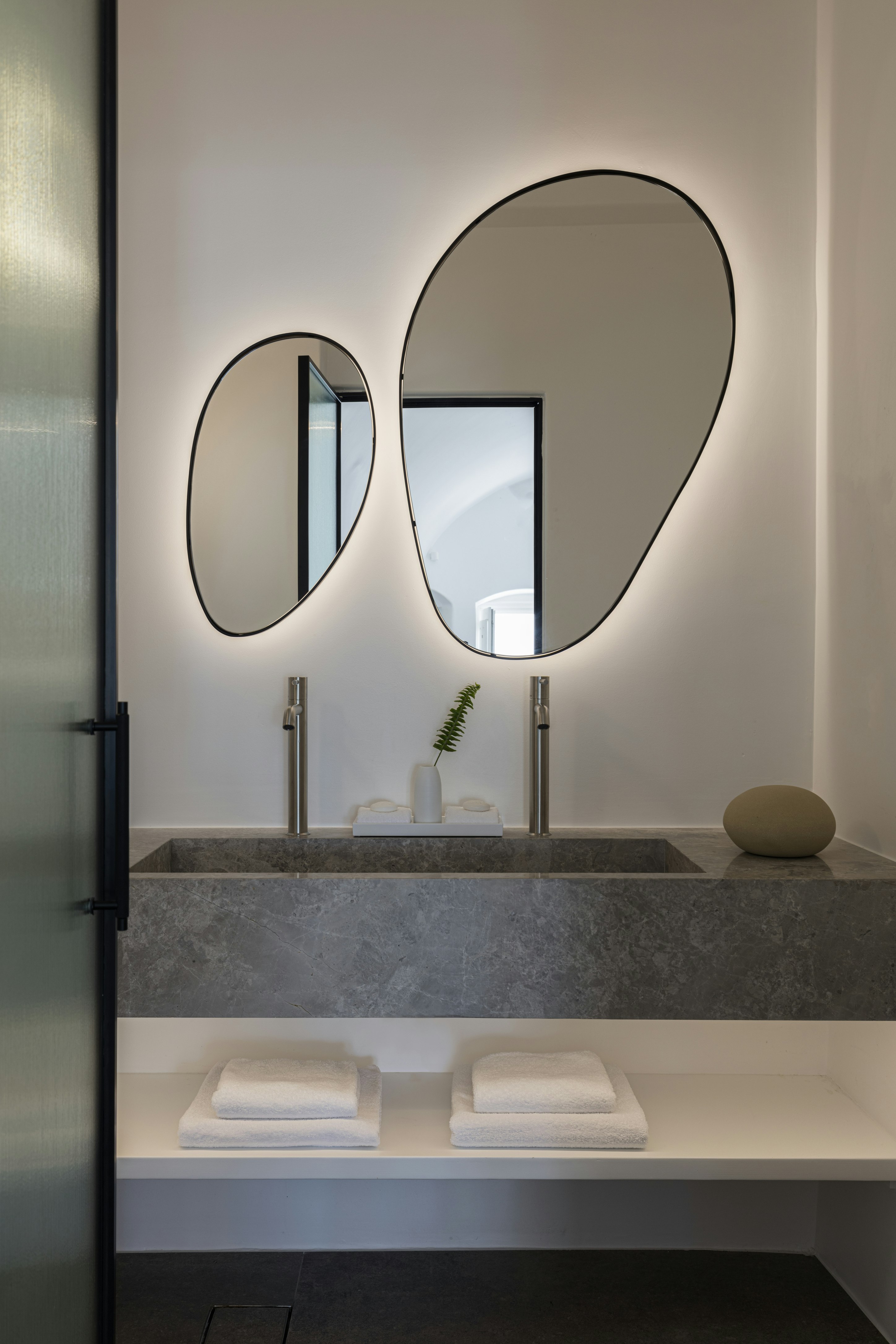 Honeymoon Suite Plunge Pool - Bathroom