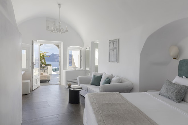 Superior Suite Plunge Pool - Bedroom