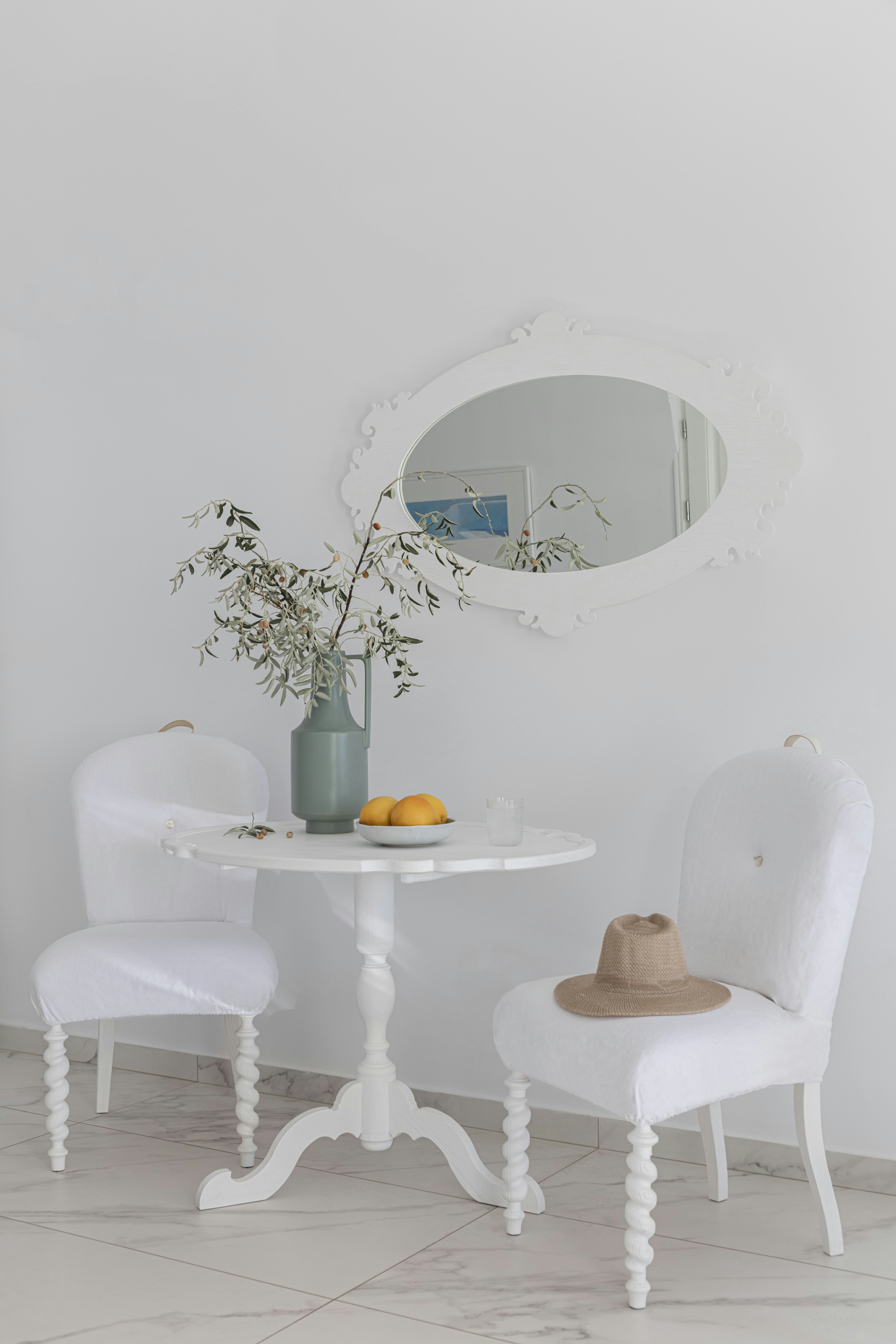 Pool Suite - Living area