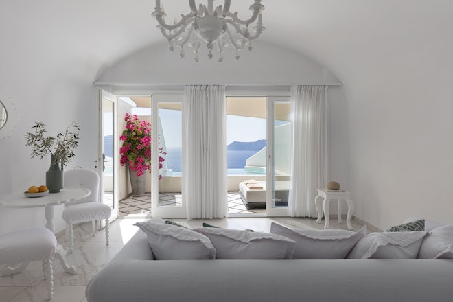Pool Suite - Living Area