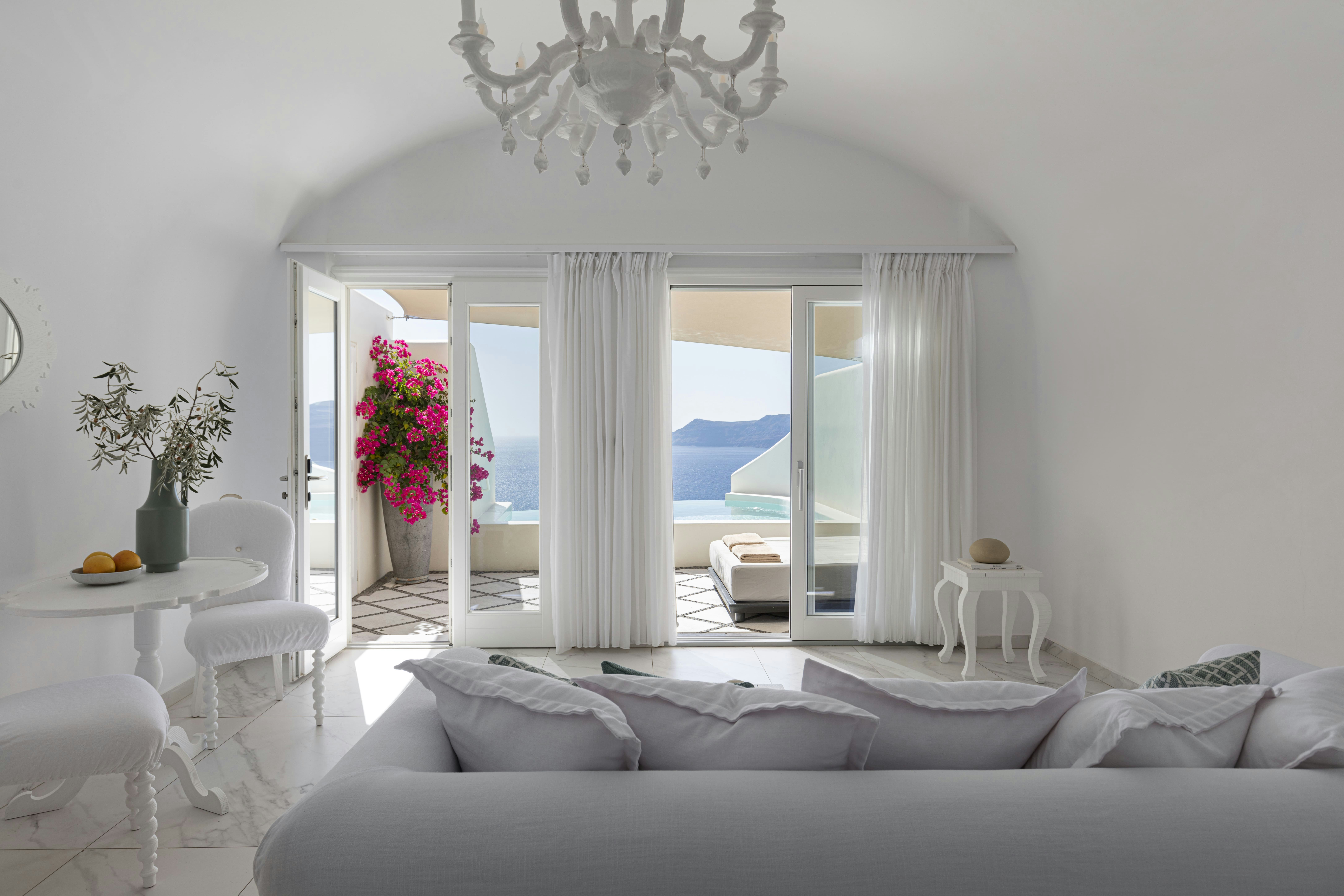 Pool Suite - Living area