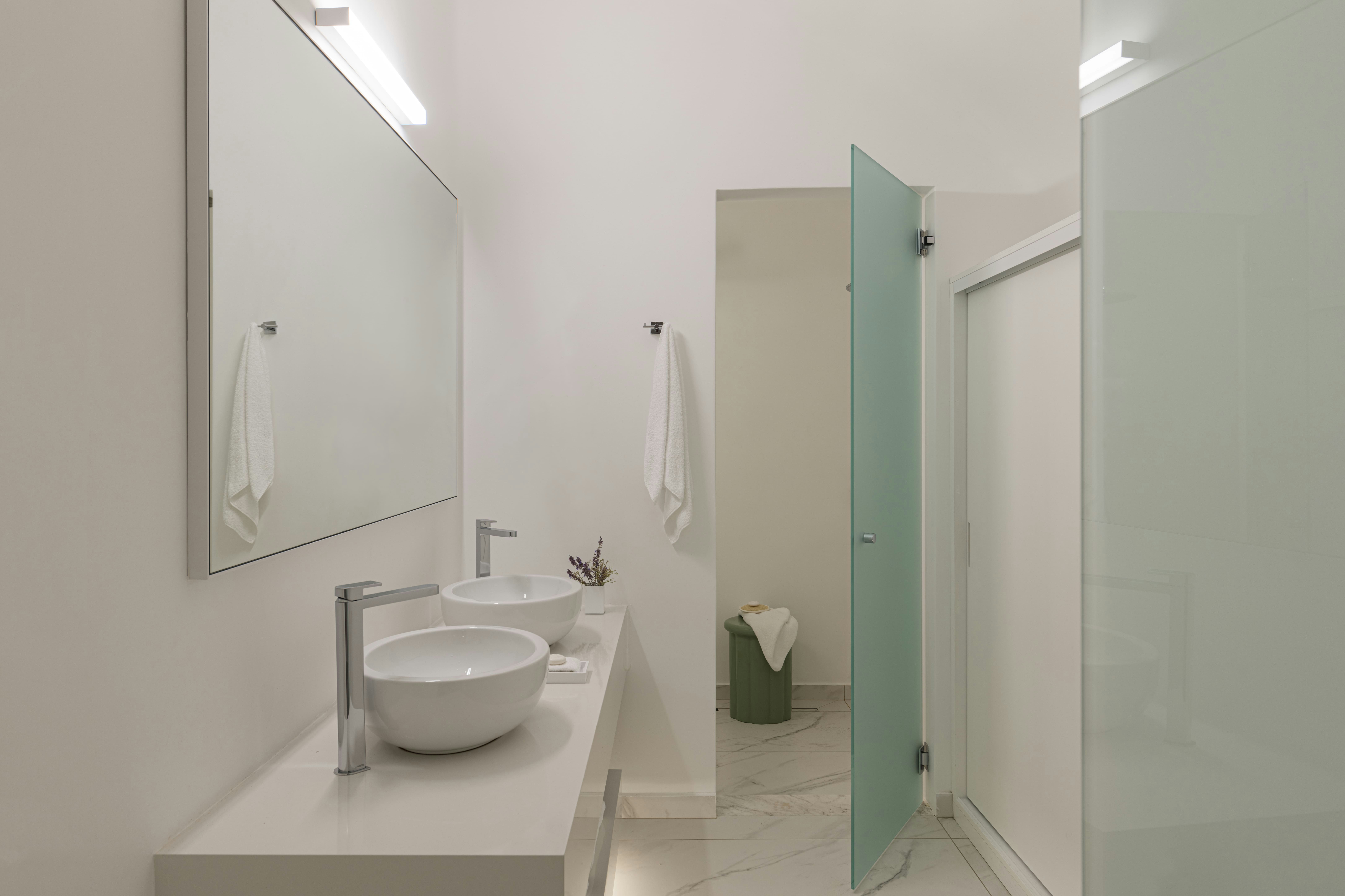 Pool Suite - Bathroom