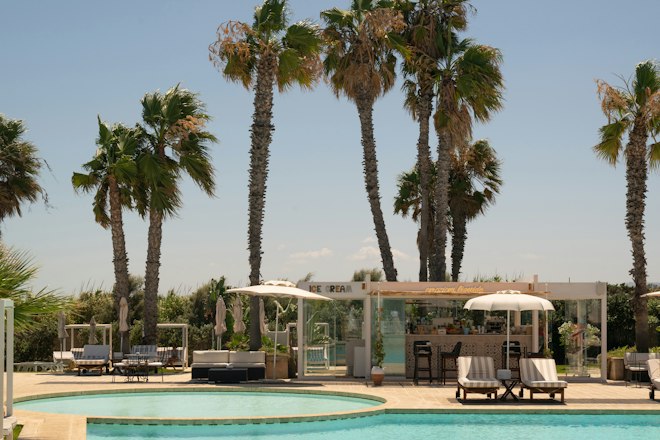 Botanico Pool Bar