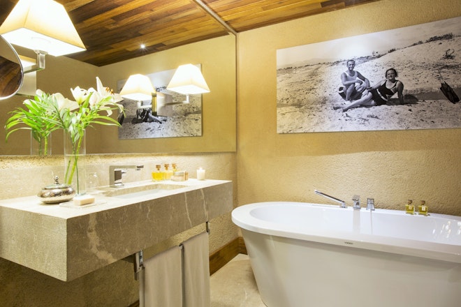 Sentinels - Bathroom