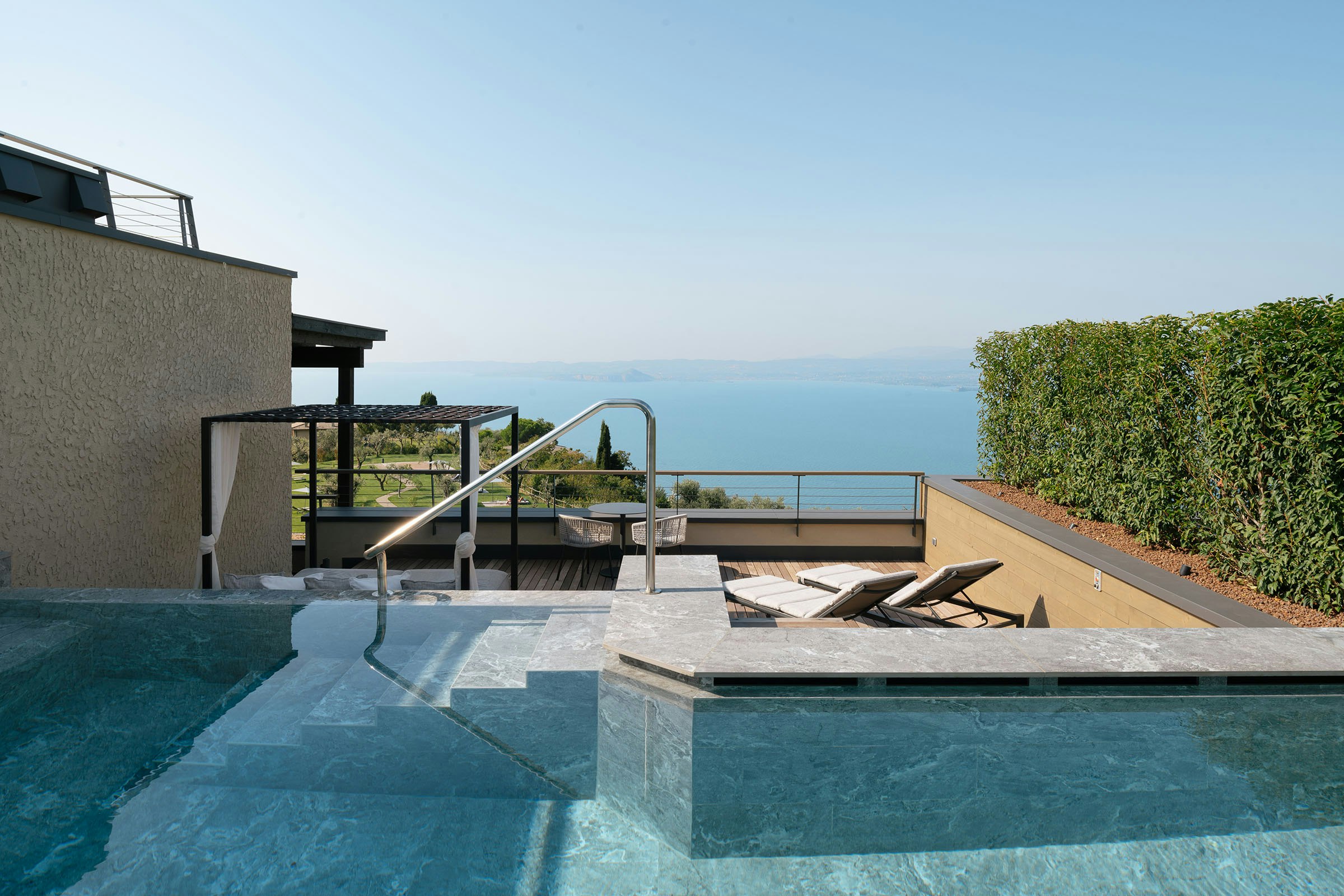 Sky Pool Suite - Terrace