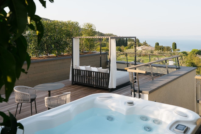 Sky Suite - Hot Tub & Terrace