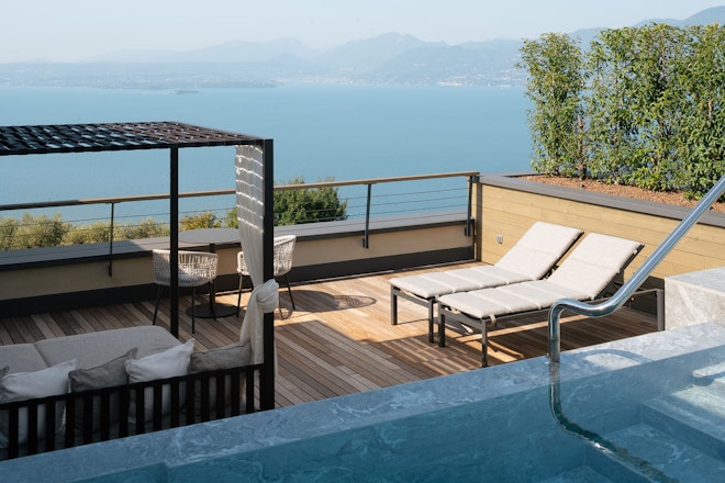 Sky Pool Suite - Pool Terrace