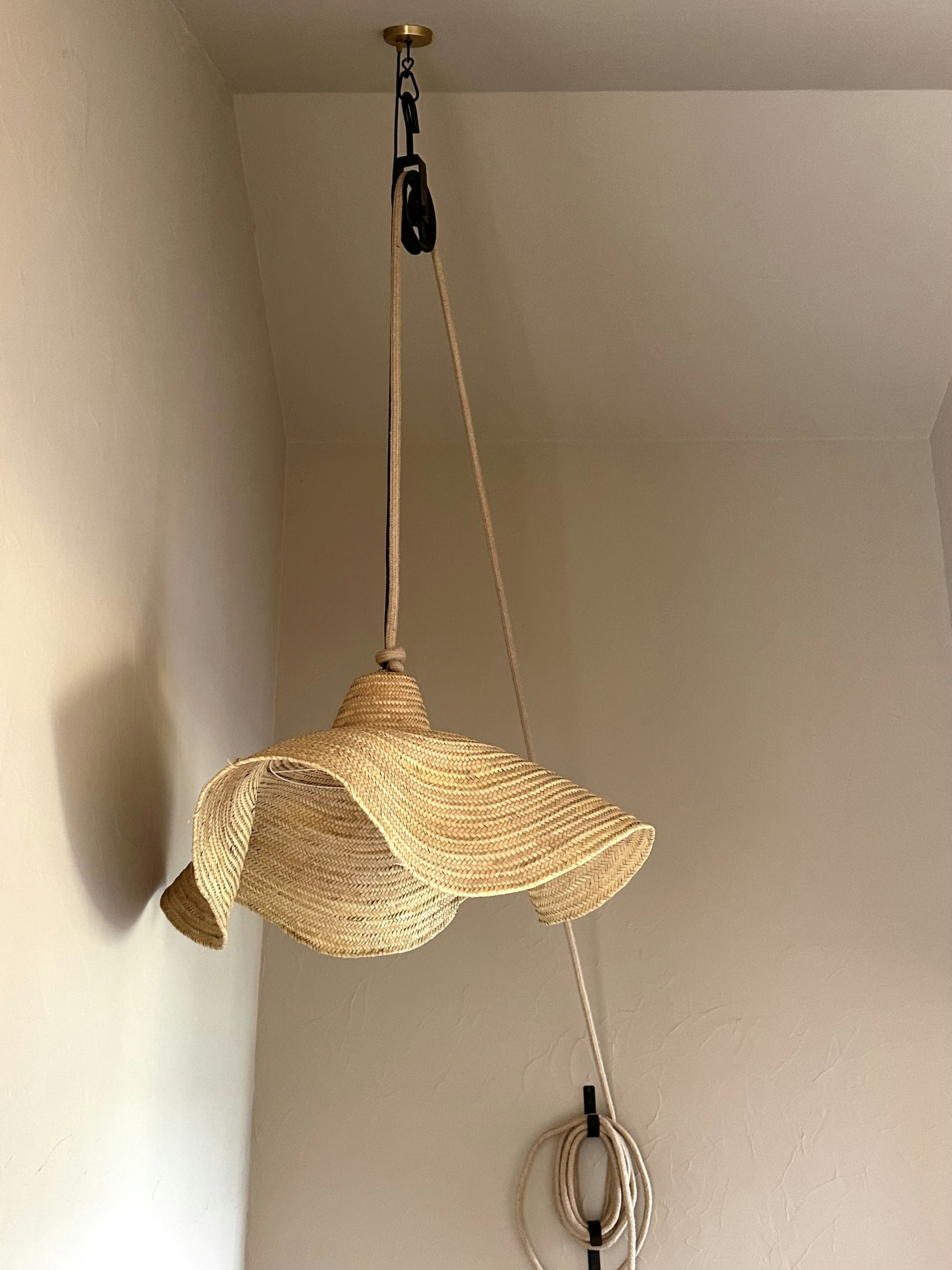 Villa chamdelier detail