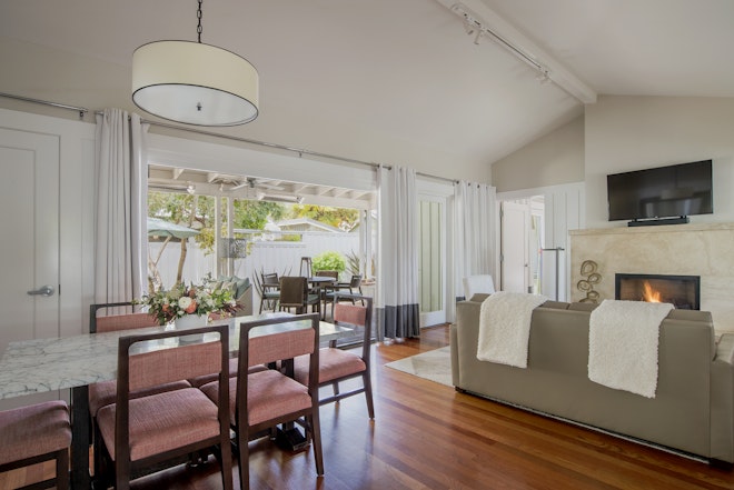 Residence - Dining Area