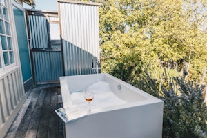 Harvest Cottage - Outdoor Soaking Tub