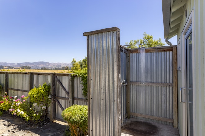 Carneros Signature Outdoor Shower