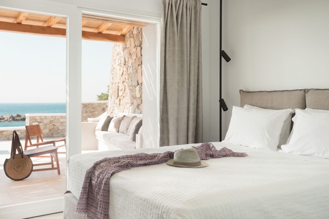 Su Casa Beachfront Infinity Pool Villa - Bedroom