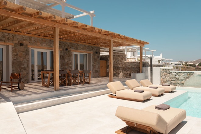 Su Casa Beachfront Infinity Pool Villa - Pool Deck