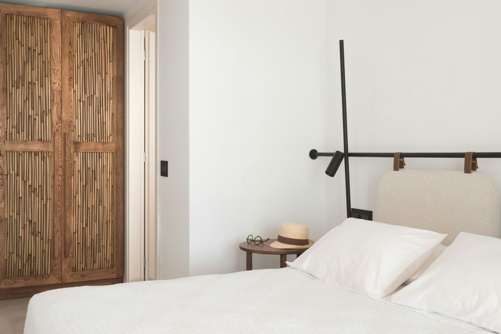 Su Casa Beachfront Infinity Pool Villa - Bedroom