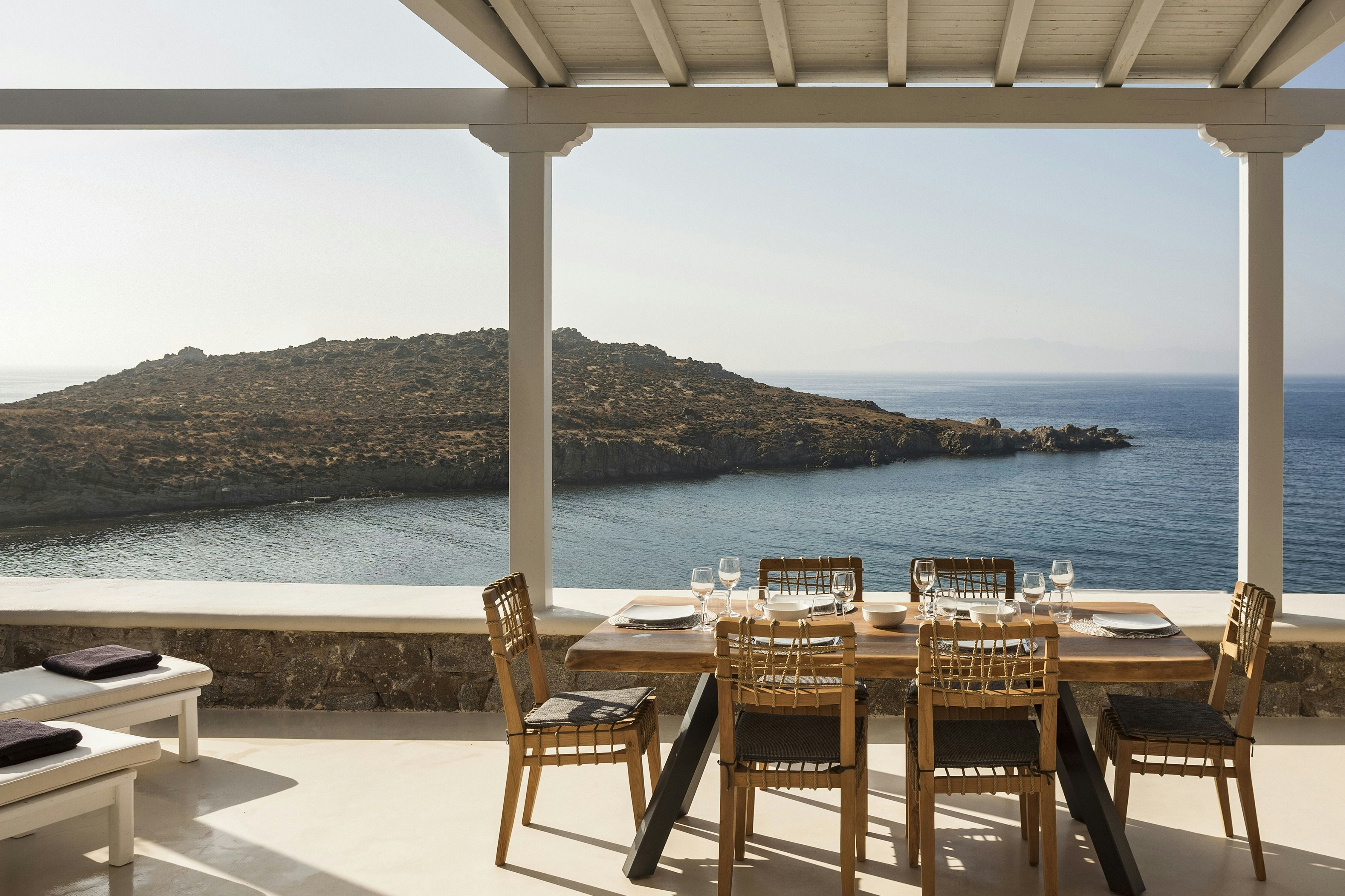 Family and Friends Seaside Villa - Terrace Dining
