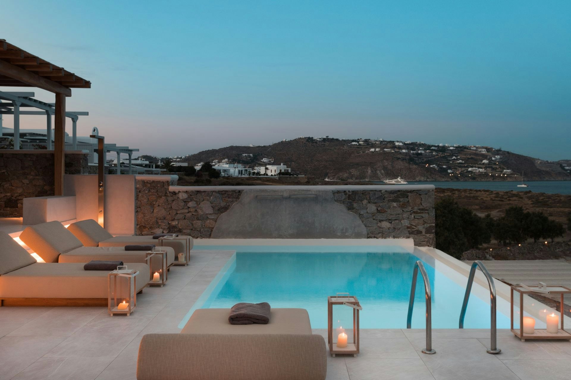 Su Casa Beachfront Infinity Pool Villa - Pool