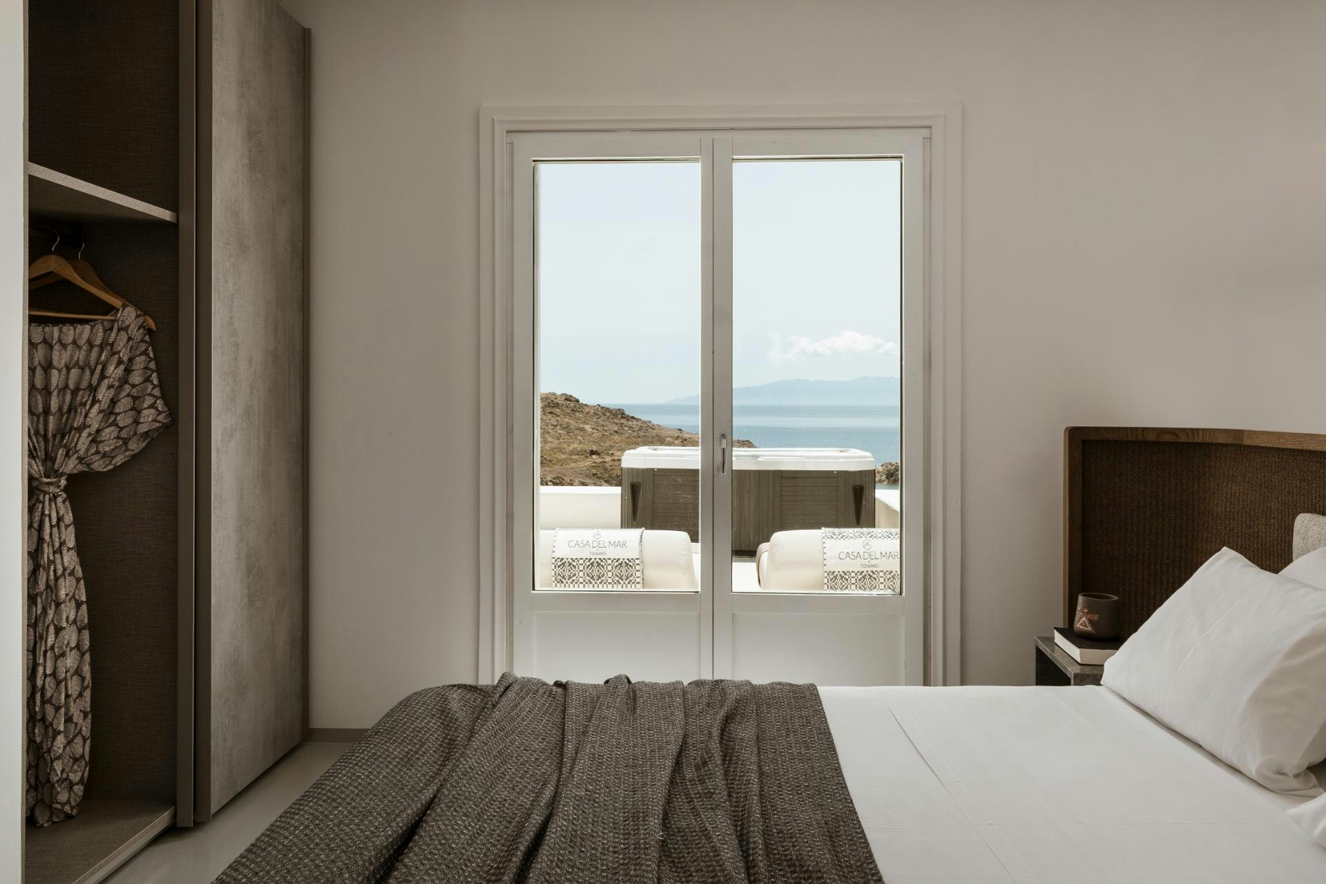 Signature Seaview Jacuzzi Villa - Bedroom