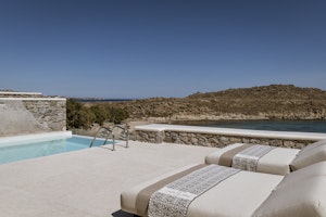 Royal Beachfront Infinity Pool Villa - Pool