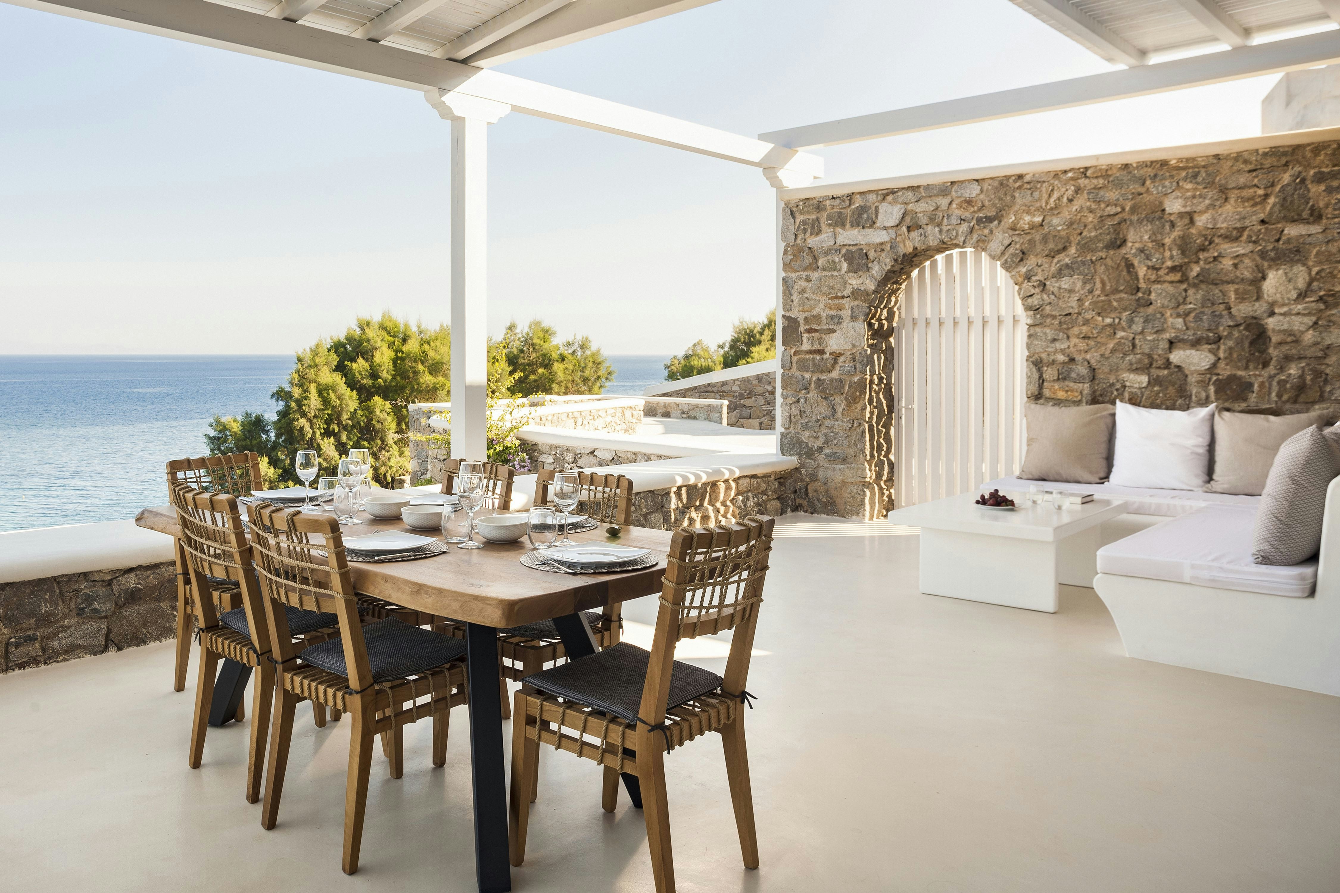 Family and Friends Seaside Villa - Terrace Dining
