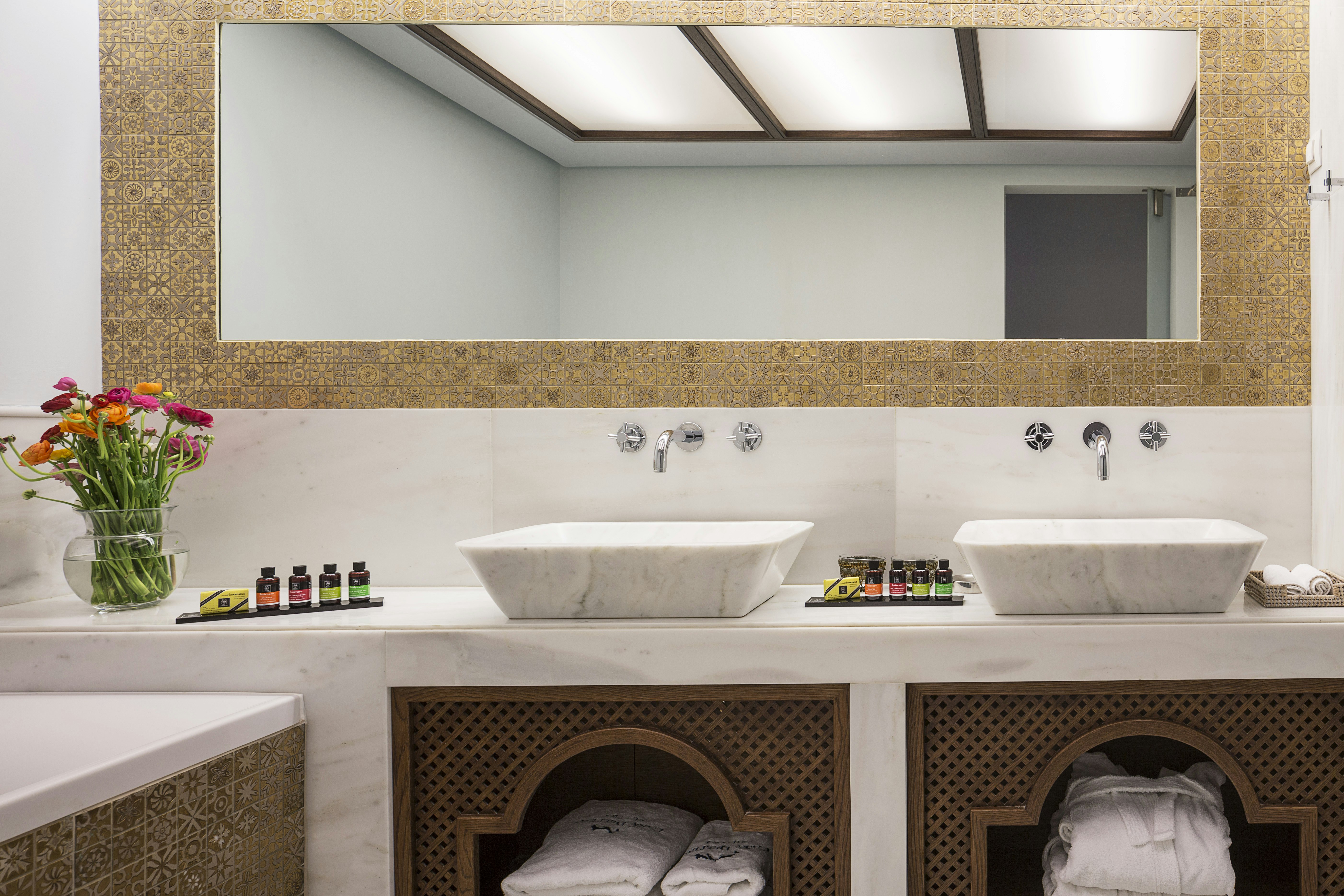 Ottoman Suite Bathroom