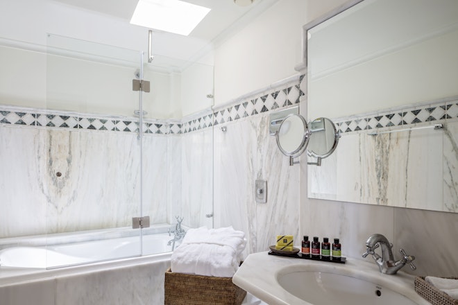 Deluxe Suite Double