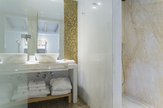 Junior Suite Bathroom