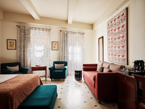 One-Bedroom Suite/Deluxe Suite