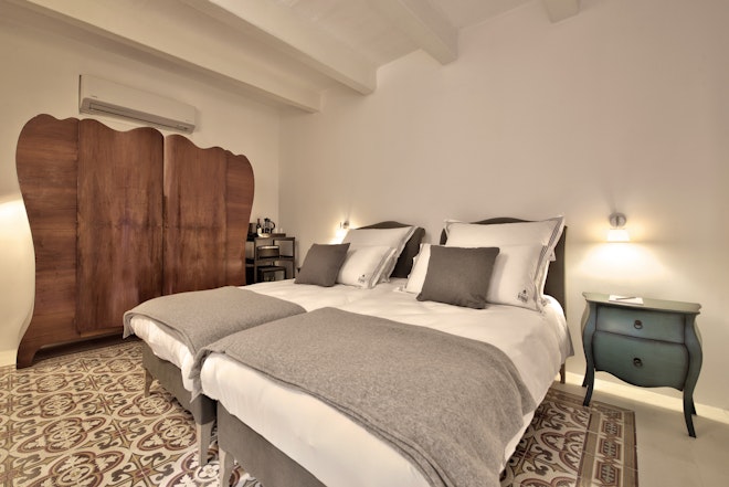 Suite 2