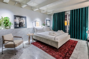 Suite 9