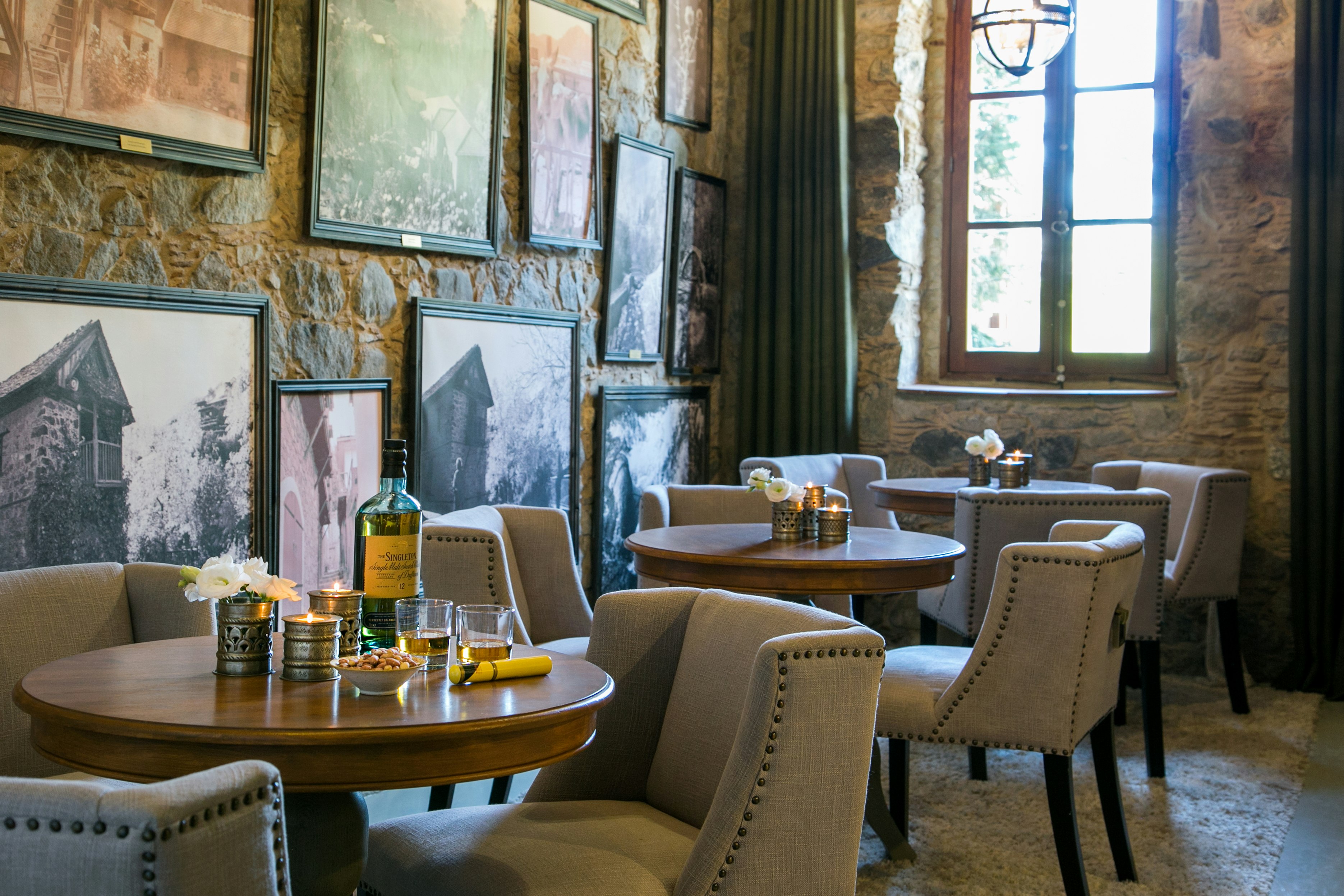 Lounge Library Drinks