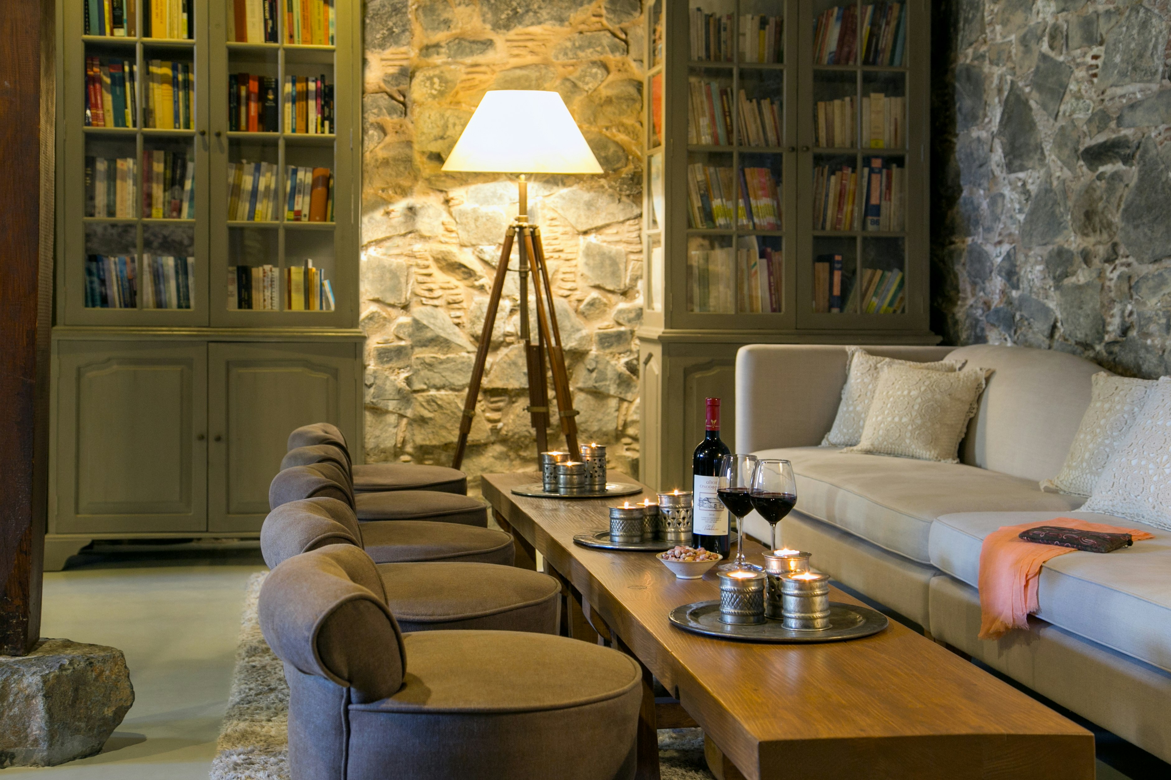 Lounge Library Drinks & Relaxation