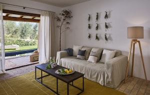 Prestige Pool Suite - Living Area