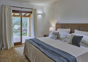 Prestige Pool Suite - Bedroom
