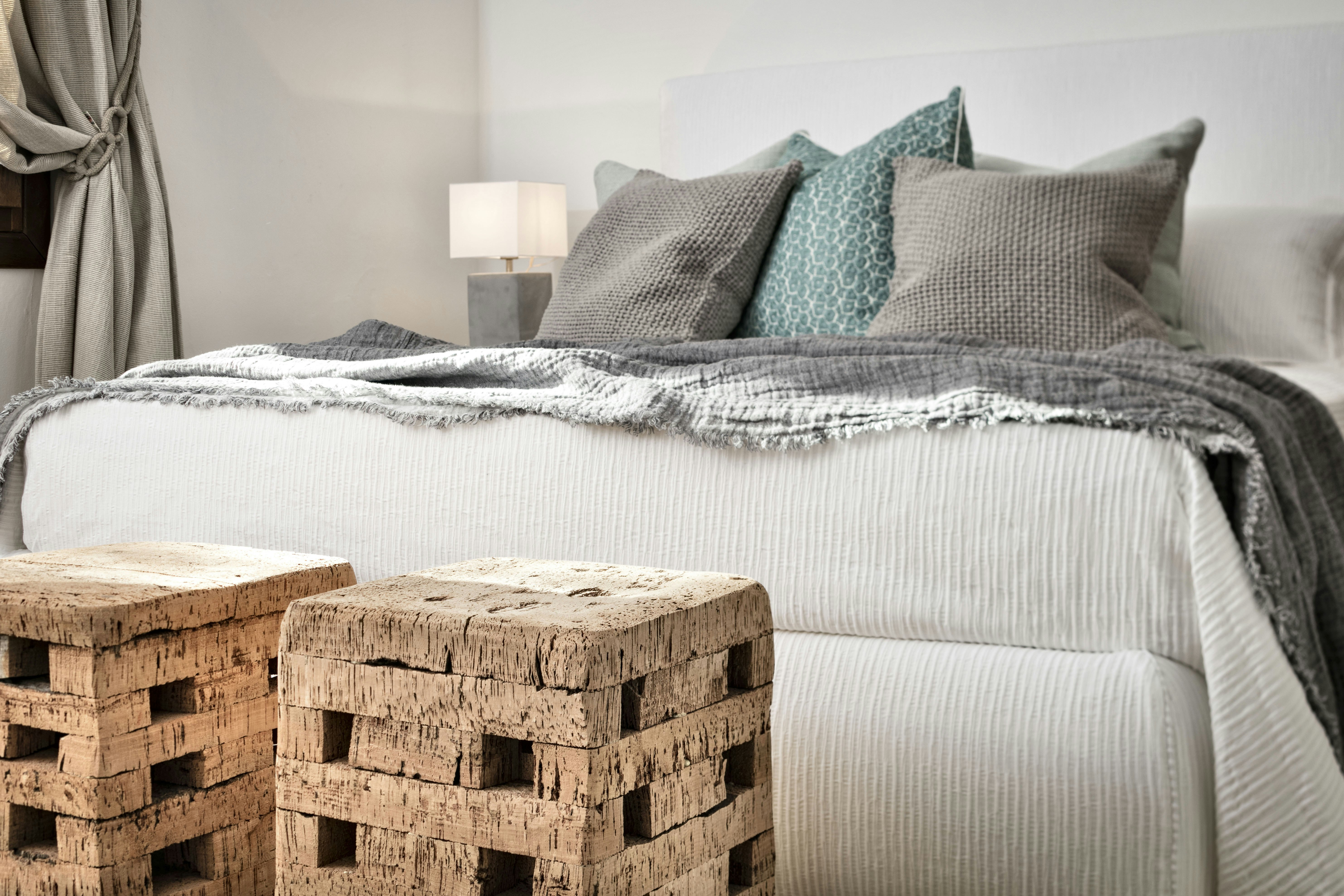 Deluxe Pool Suite - Bedroom