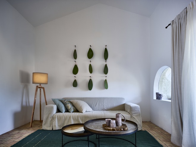 Deluxe Pool Suite - Living Area