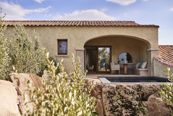 Deluxe Pool Suite - Exterior