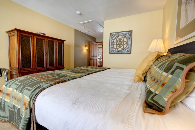 Palomino - Bedroom