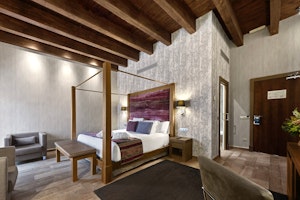 Deluxe Historical Room - Bedroom