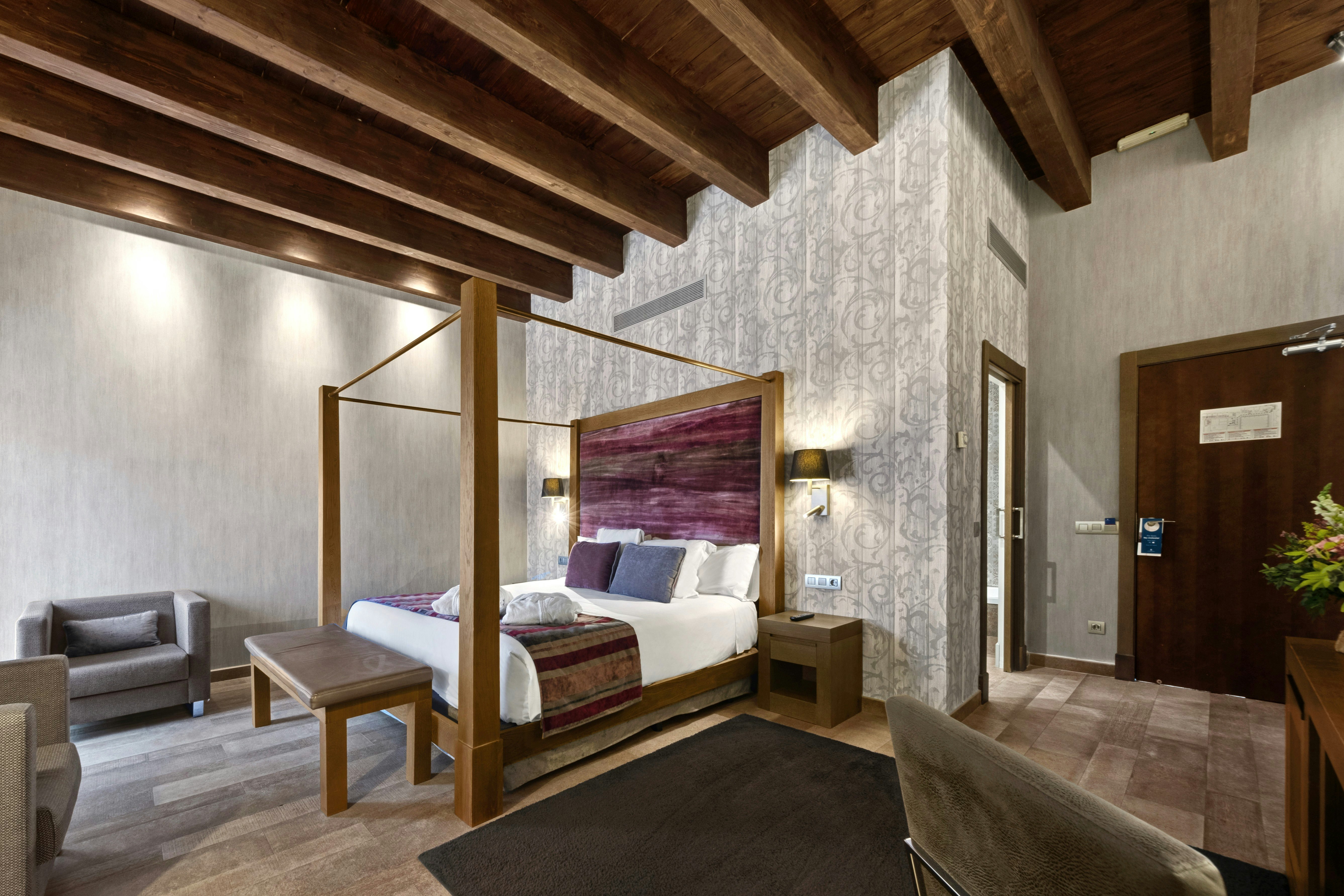 Deluxe Historical Room - Bedroom