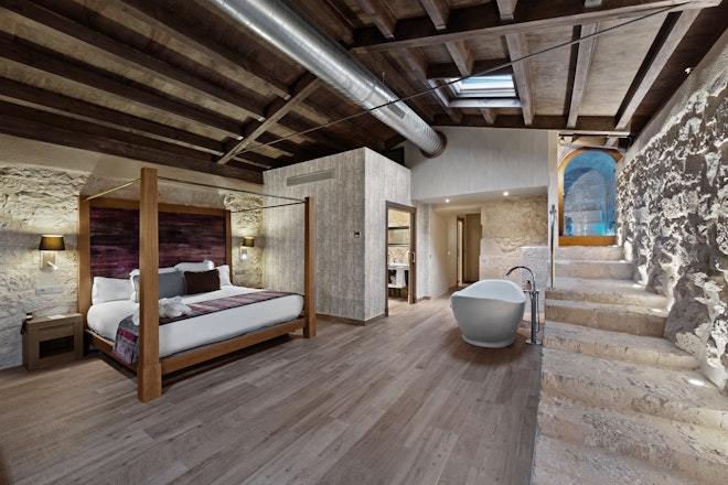 Treasure Suite - Bedroom