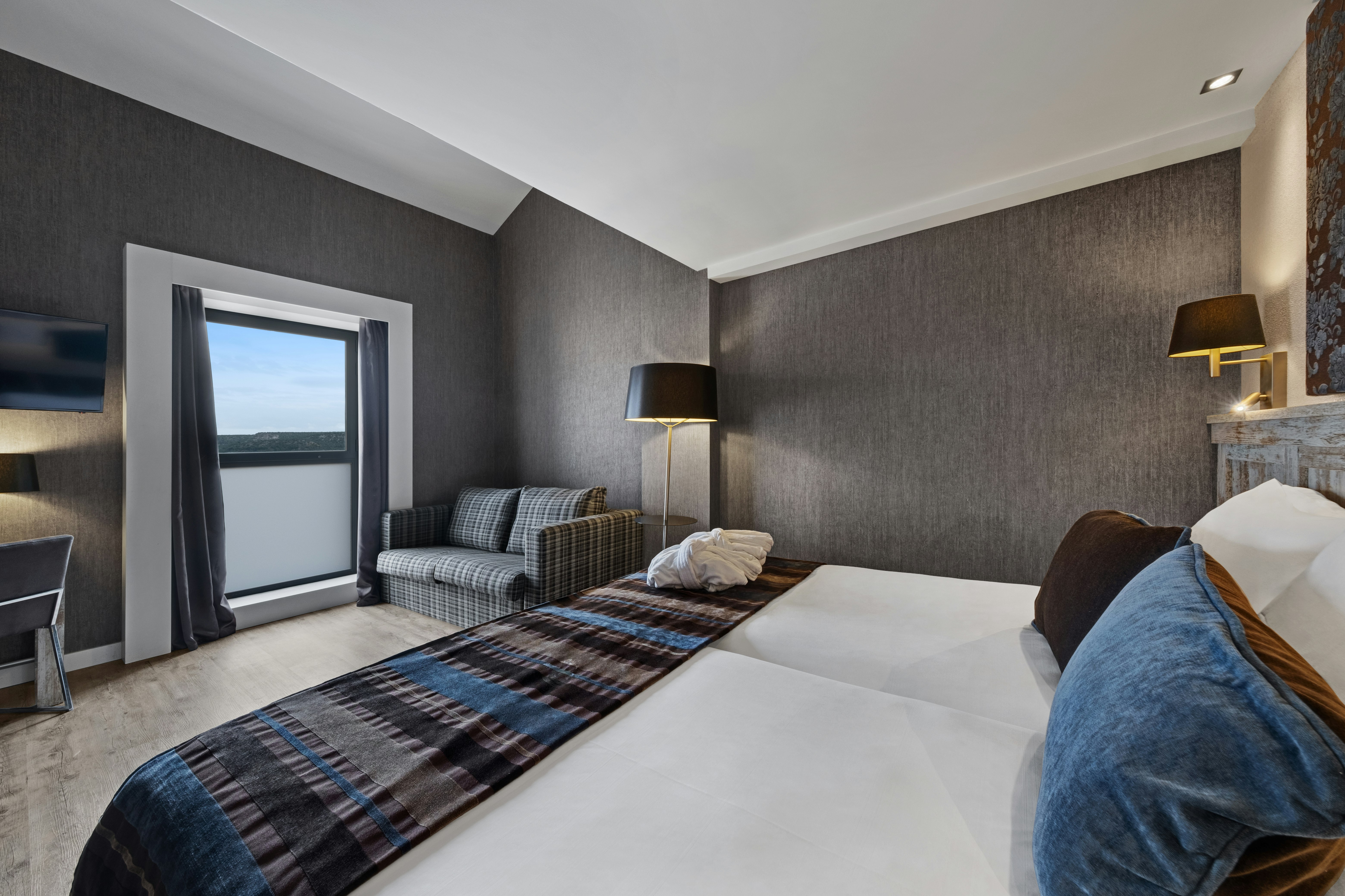 Deluxe Room - Bedroom