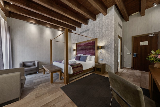 Deluxe Historical Room - Bedroom