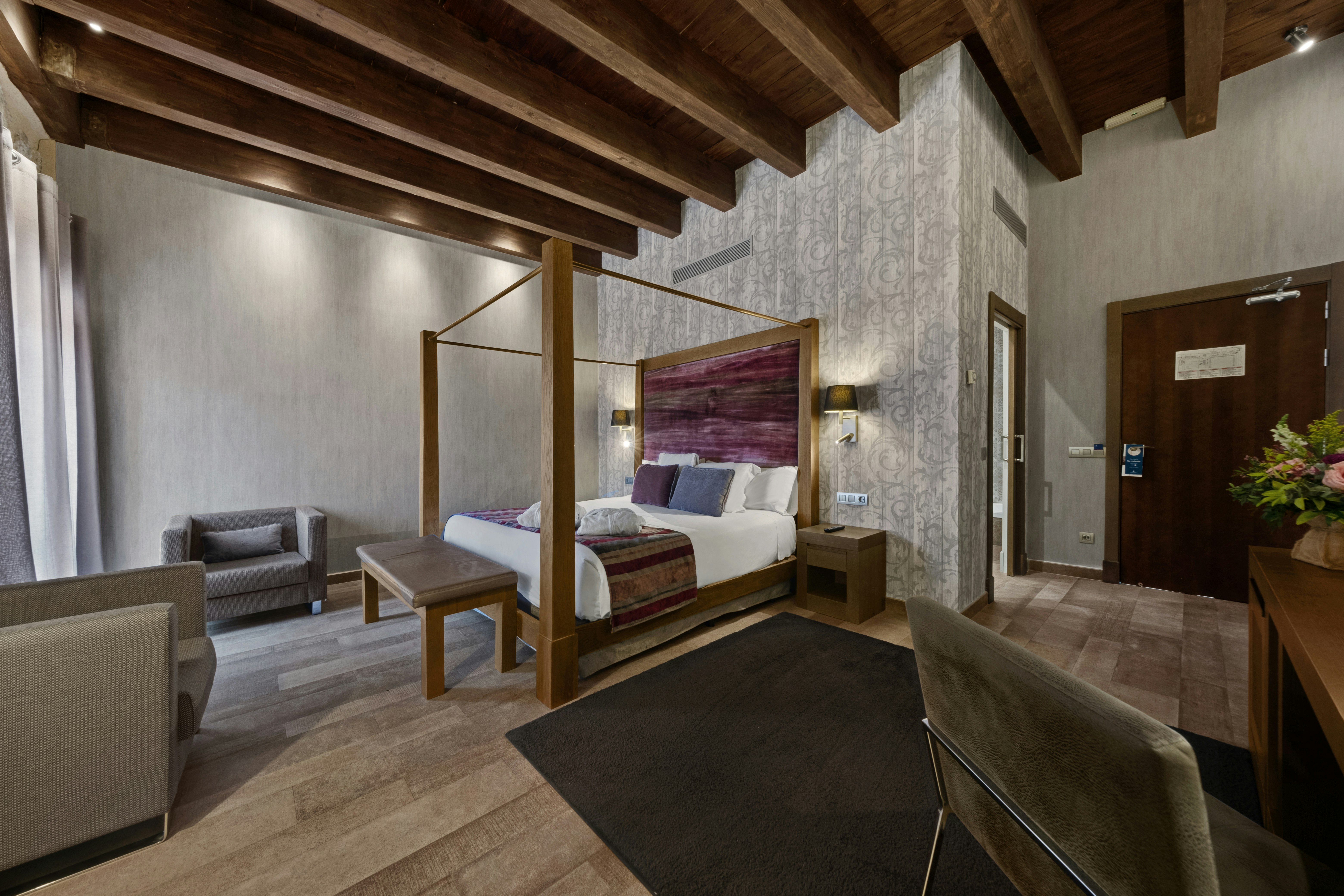 Deluxe Historical Room - Bedroom