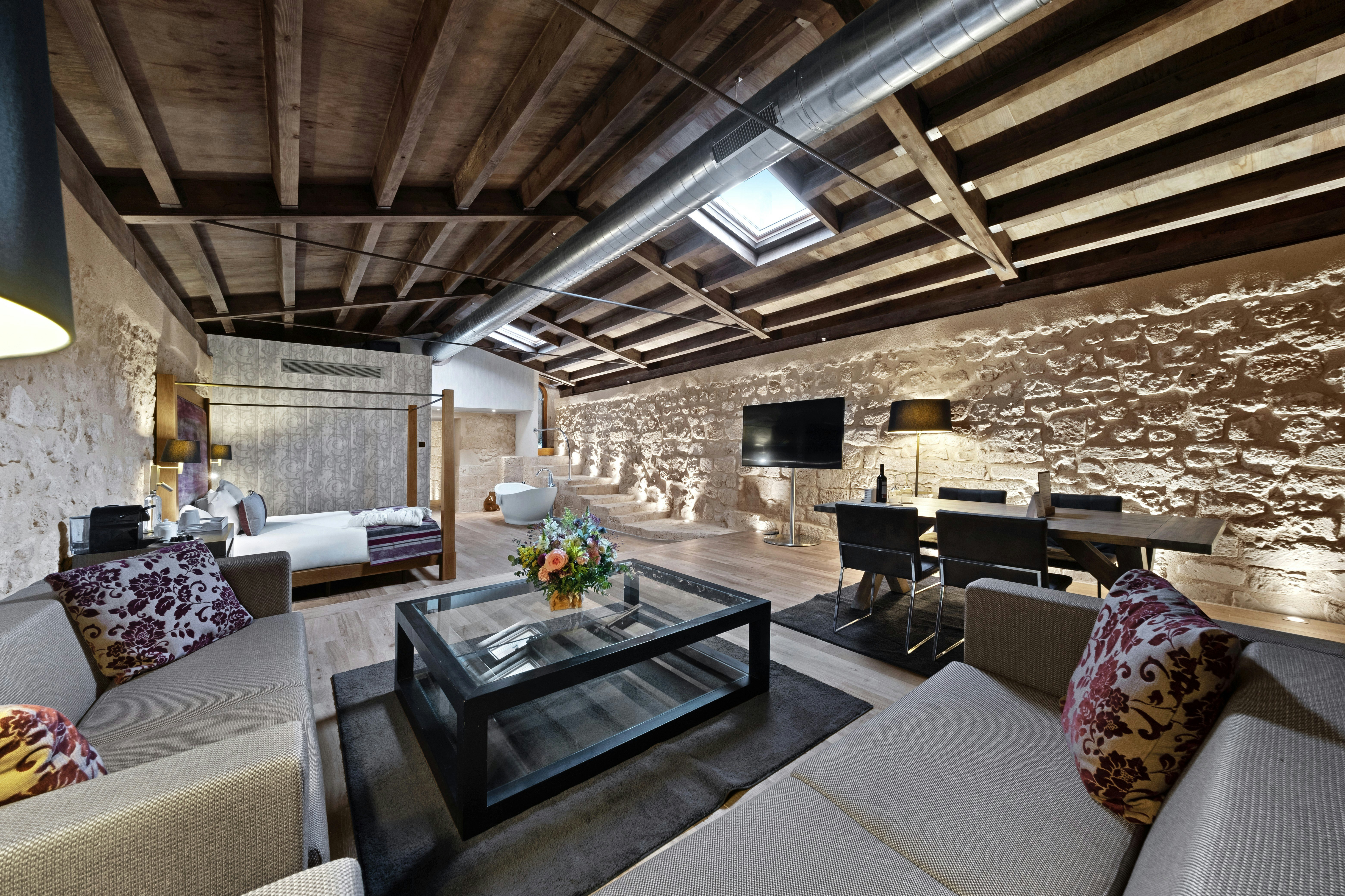 Treasure Suite - Living Area