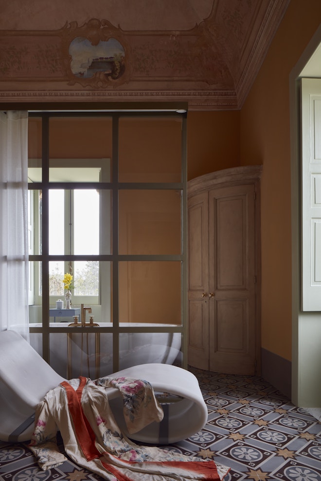 The Queen Superior Executive Suite - Living Area