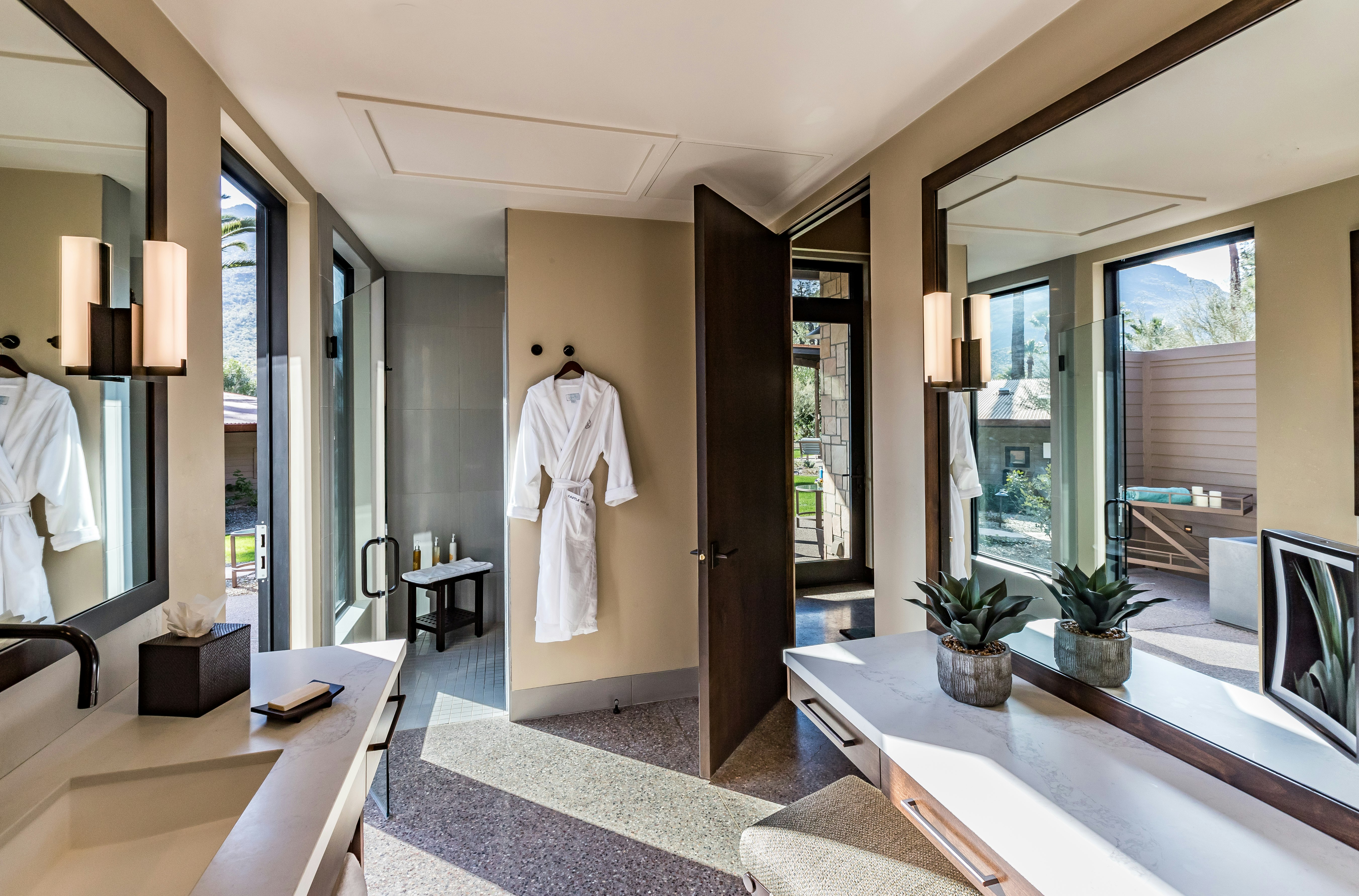 Spring Bungalow - Bathroom