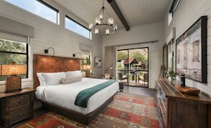 Sky View Cabin - Bedroom